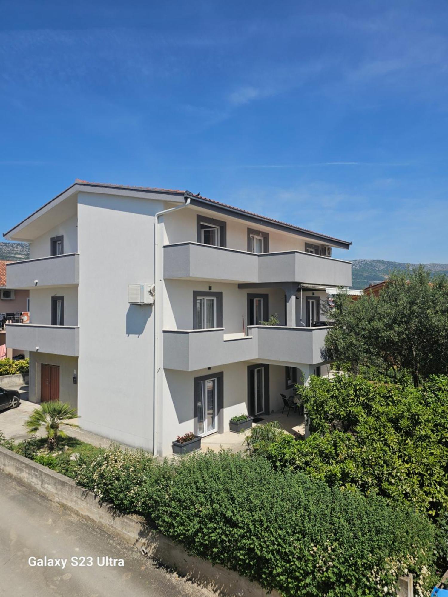 Apartmani Dianna Kaštela Esterno foto