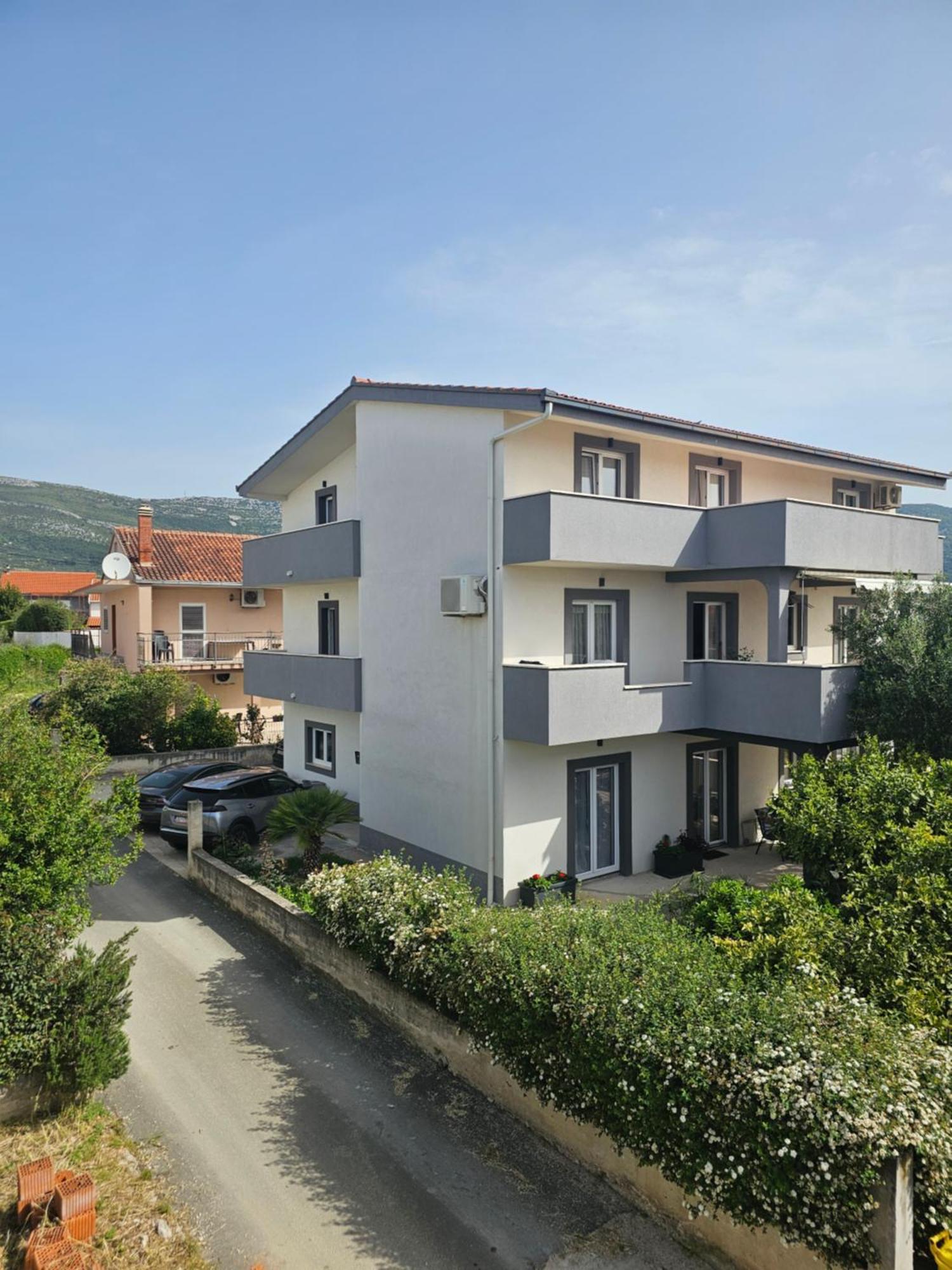 Apartmani Dianna Kaštela Esterno foto